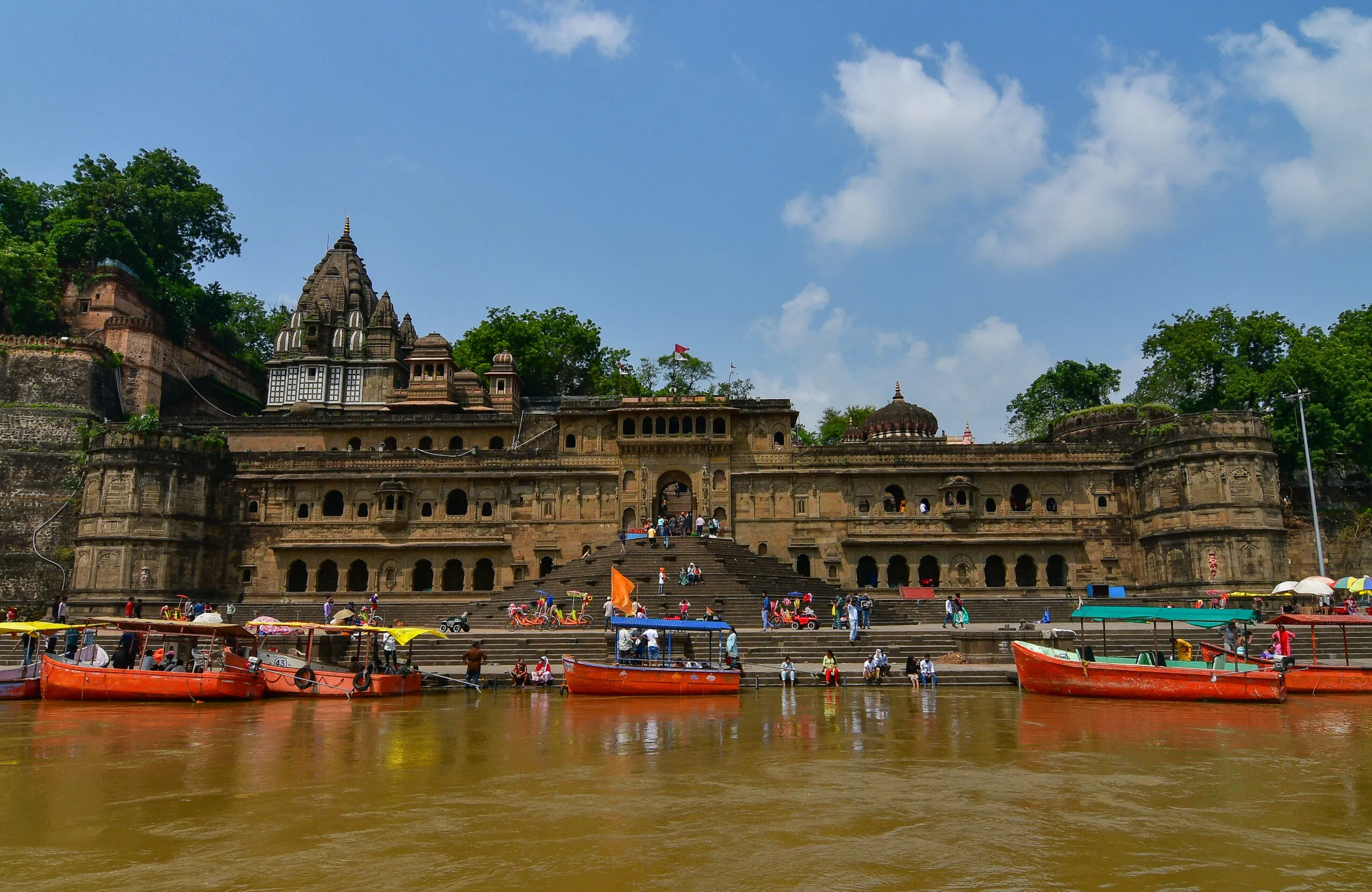 Maheshwar Fort & Ghat Round Trip